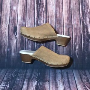 Classic boho camel colored Ugg clogs Sz.5 CLEAN